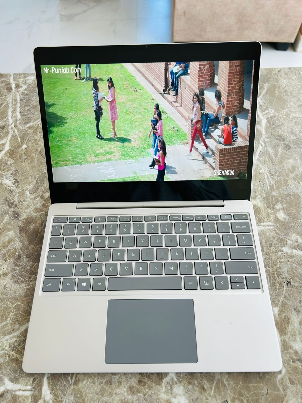 MICROSOFT SURFACE GO 1943